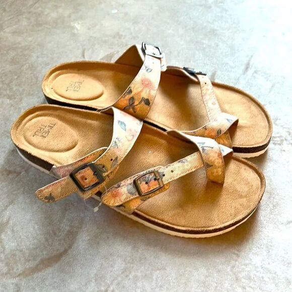 Time and Tru Shoes - NWOT Time & Tru Sz 9 Floral Strappy Sandal Cork